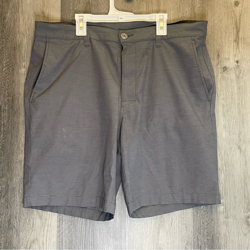 PGA Tour Golf Shorts Mens 40 Gray Performance Flat Front Stretch Golf